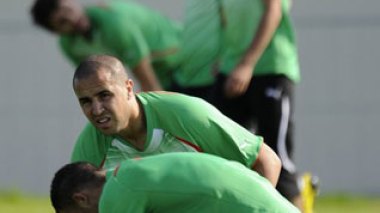 Algeria will cause a stir, says Bougherra