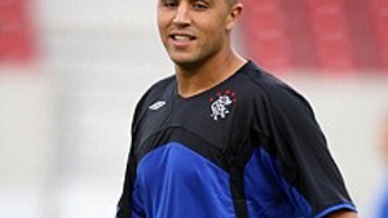 إصابة بوقرة تبعده أسبوعين عن الملاعب