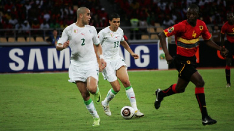 الخضر يعودون من بعيد ويفتكون تأشيرة ربع نهائي كأس إفريقيا