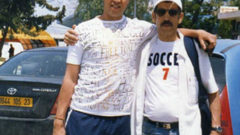 مجيد بوقرة غادر أمس قسنطينة باتجاه باريس رفقة والدته