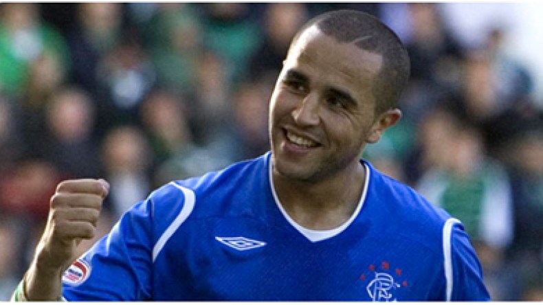 بوغرة  يتوّج  بالطبعة  التاسعة للكرة  الذهبية  لـلهداف و لوبيتور