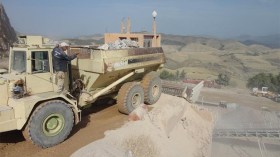 سكان أهل القصر بالبويرة يطالبون بوقف نشاط المحجرة