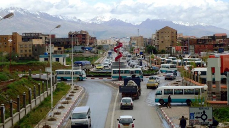 مجاهدات من البويرة يكتشفن لأول مرة العاصمة وزرقة البحر!