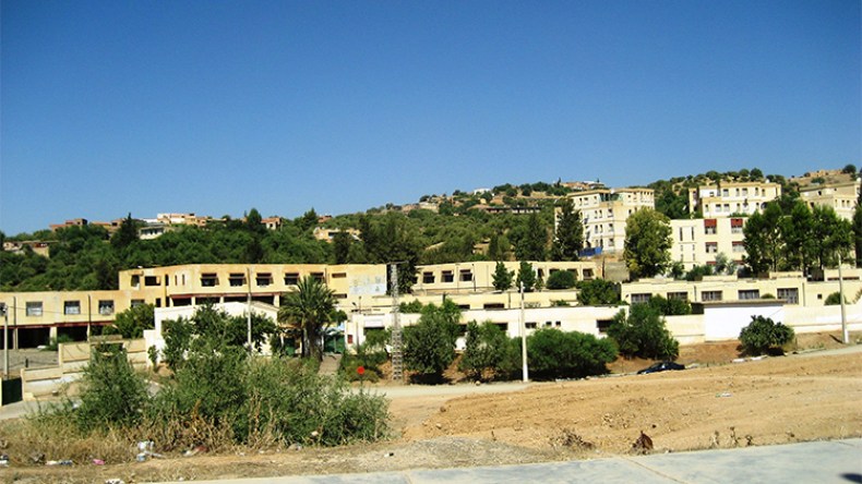 سكان قرى أحنيف بالبويرة يطالبون الوالي بزيارتهم