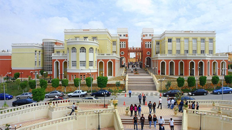 مجهولون يغرسون سكينا في رقبة طالب بجامعة البويرة