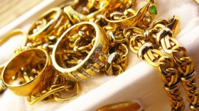 شخصان يبتزان طفلا لحمله على سرقة مجوهرات والدته بقسنطينة