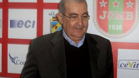 “افتيسان لم يقدم الإضافة.. اللاعبون خانونا وأنا مستقيل”