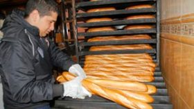 الجزائريون مهددون بأمراض الحنجرة والأورام السرطانية بسبب نقص اليود في الخبز