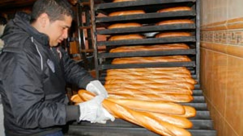 الجزائريون مهددون بأمراض الحنجرة والأورام السرطانية بسبب نقص اليود في الخبز