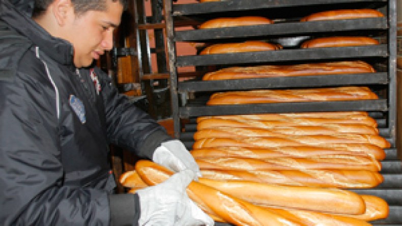 الجزائريون استهلكوا 16 مليونا و500 ألف خبزة يوميا خلال رمضان