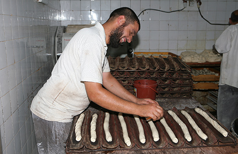 Scarcity of bread due to the bakers' holidays