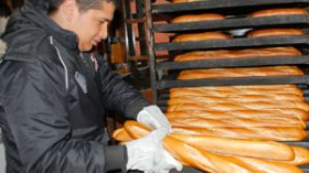 ‮”‬لا‭ ‬أزمة‭ ‬خبز‭ ‬في‭ ‬رمضان‭ ‬ورفع‭ ‬الإنتاج‭ ‬يحافظ‭ ‬على‭ ‬سيادة‭ ‬البلد‮”‬‭ ‬