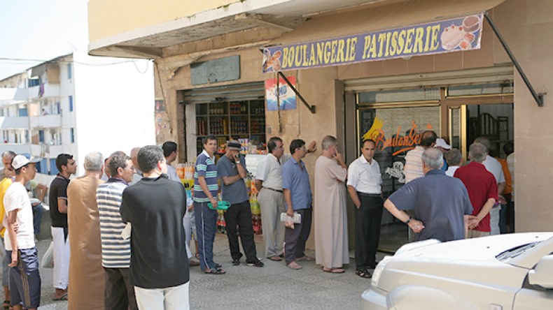 الخبازون باعوا الخبز من الرابعة إلى السادسة صباحا
