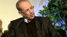 ندعو وزارة التجارة إلى التحقيق في ندرة السكر