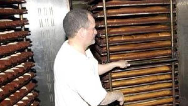 وزارة التجارة تتعهد بتسوية مشاكل الخبازين قبل نهاية السنة