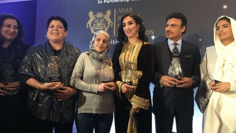 بولمرقة تتوج بجائزة المرأة العربية