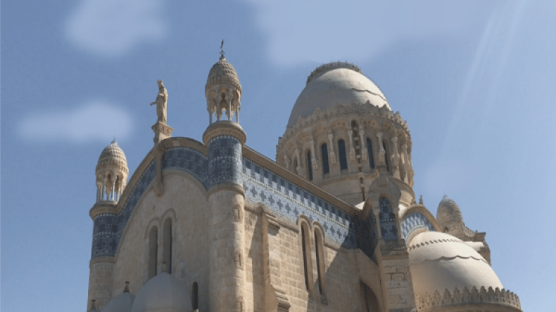 30 ألفا اعتنقوا المسيحية في “منطقة” بالقبائل