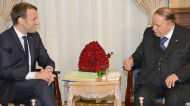 Bouteflika s’entretient au téléphone avec Macron