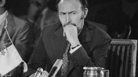 بومدين مات مسموما بعد زيارته إلى بغداد و طائرة بن يحي قُصفت بصواريخ عراقية