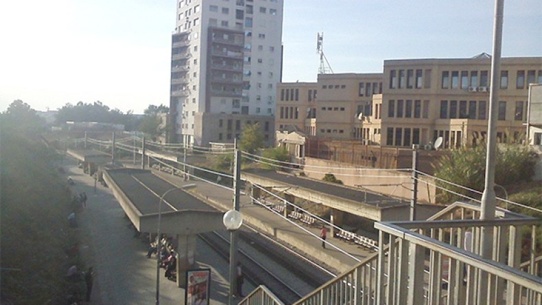 وفاة تلميذ بمحطة قطار بومرداس وعائلته تربط الواقعة بالإضراب