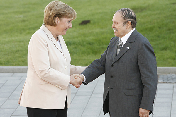 Bouteflika invite Merkel à venir en Algérie