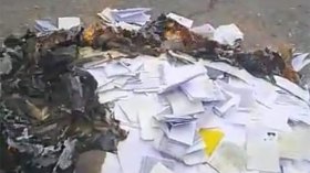طالبون لمنحة المليون سنتيم يحرقون ملفاتهم أمام بلدية برج بوعريريج