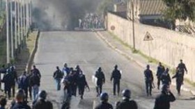 عصابة تهاجم مقر أمن دائرة بوسماعيل بالسواطير والخناجر