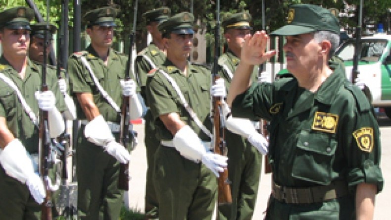 قيادة الدرك الوطني تحذر أعوانها من استخدام العنف الجسدي والمعنوي