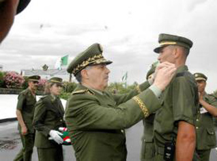 Le général major Boustila exhorte ses gendarmes d’être plus proches des citoyens et de n’utiliser la force que dans les cas de force majeure