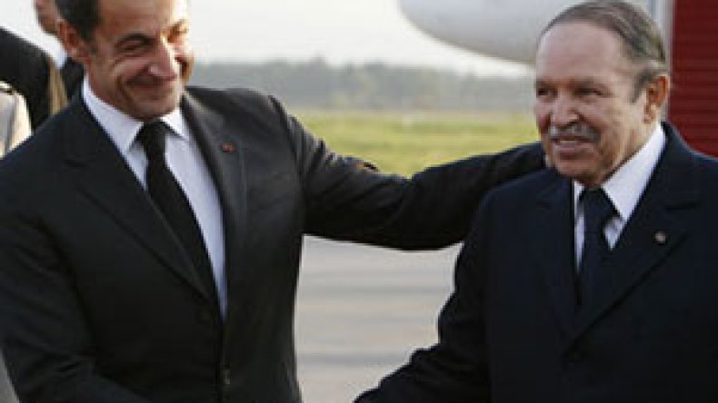 زيارات لتذويب جليد أزمة العلاقات الدبلوماسية بين الجزائر وباريس