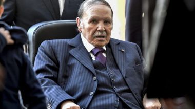 Présidentielles: La Coalition au pouvoir présente Bouteflika