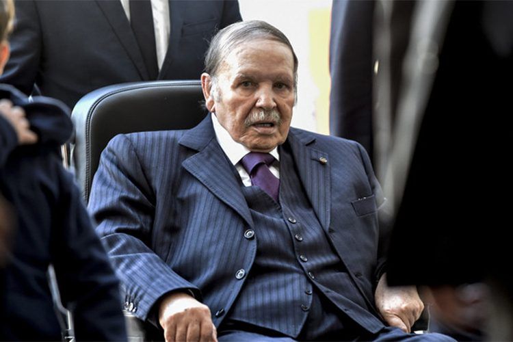 Présidentielles: La Coalition au pouvoir présente Bouteflika