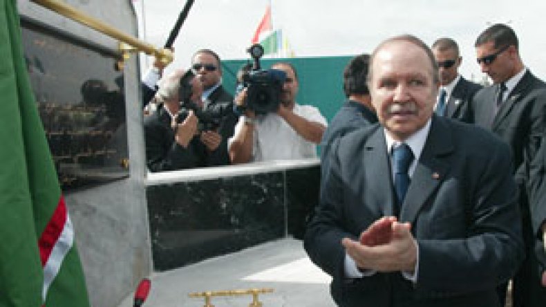 زرهوني ينفي تعرض بوتفليقة لمحاولة اغتيال