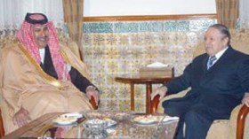 قطر تدفع بالجزائر للتوسط لدى فرنسا لتليين موقفها من المقاومة الفلسطينية