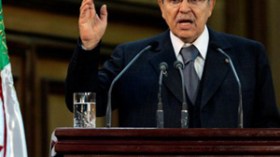 قرارات بوتفليقة تاريخية لكنها في حاجة إلى حكومة جديدة