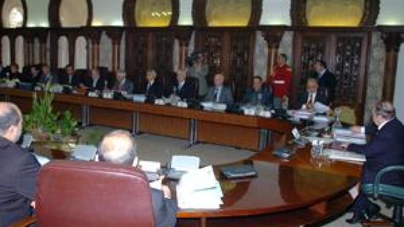 286 مليار دولار لتنفيذ مشاريع الرئيس ولا مجال للاستدانة الخارجية