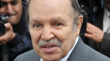 Algerian President Bouteflika proceeds to changes on top security functions