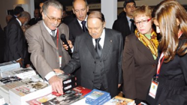 Bouteflika inaugure le salon du Livre à Alger