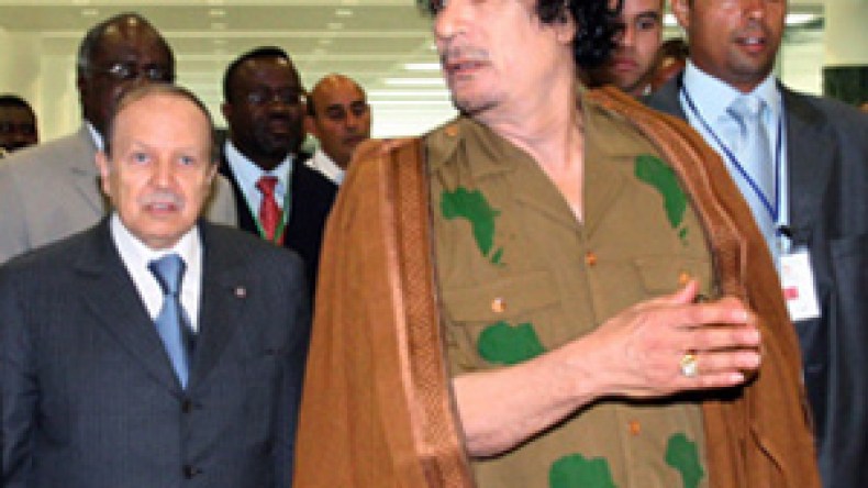 بوتفليقة يدعو المجموعة الدولية لمكافحة المتاجرة بالأسلحة والإرهاب