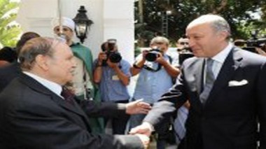 Le président Bouteflika reçoit le ministre français des Affaires étrangères