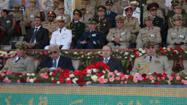 14 لواء جديدا وترقية 24 عقيدا إلى جنرال وإحالة آخرين على التقاعد