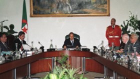 بوتفليقة يُسقط 10 وزراء من جلسات الاستماع