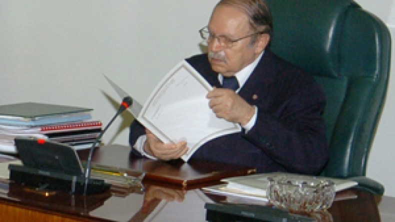 بوتفليقة يرفض تبريرات جعبوب حول التهاب أسعار الخضر والفواكه