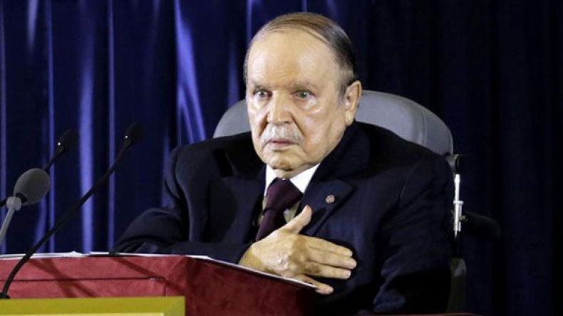 الديمقراطية.. لا تعديل الدساتير