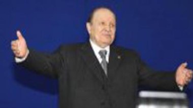 Le président Bouteflika réitère son appel à une participation massive aux législatives pour une nouvelle ère de réformes