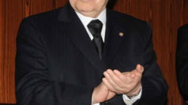 Bouteflika : un délai de 3 mois pour les réformes