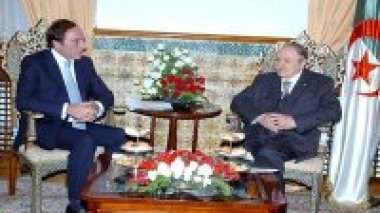 Le président Bouteflika reçoit le ministre portugais des Affaires étrangères