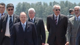 يلتقي ثلاثة من وزرائه: بوتفليقة يضع آخر الروتوشات على قانون البلدية والولاية والتقسيم الإداري