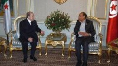 Le Président Bouteflika s’entretient avec le chef de l’État tunisien