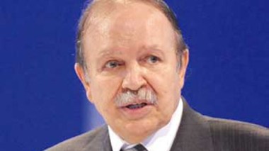 L’OPF décerne un prix au président Bouteflika pour sa contribution à “la promotion de la femme en Afrique”